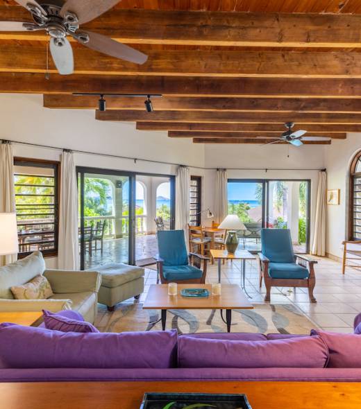 Bellamare Villa, Living room